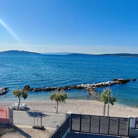 Villa Beachfront Sol&mar With Heated Pool And Jacuzzi *