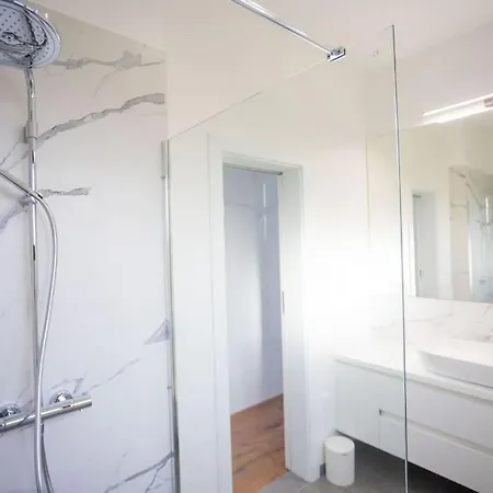 Beachfront Sol&mar With Heated Pool And Jacuzzi * Kaštela