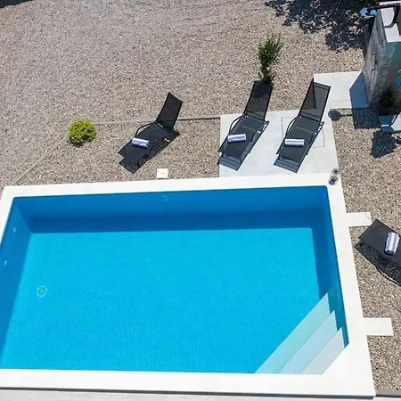 Beachfront Sol&mar With Heated Pool And Jacuzzi