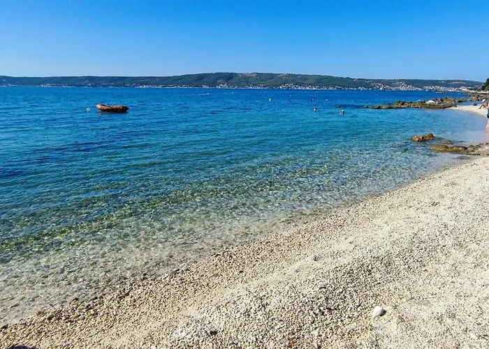 Beachfront Sol&mar With Heated Pool And Jacuzzi 别墅 Kaštela