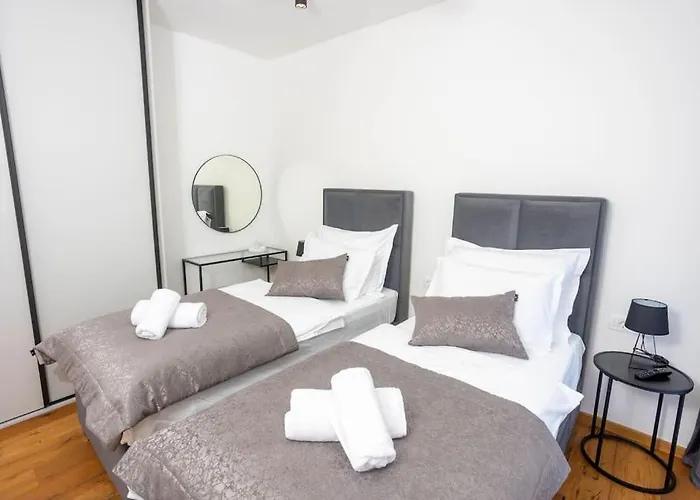 Beachfront Sol&mar With Heated Pool And Jacuzzi 别墅 *