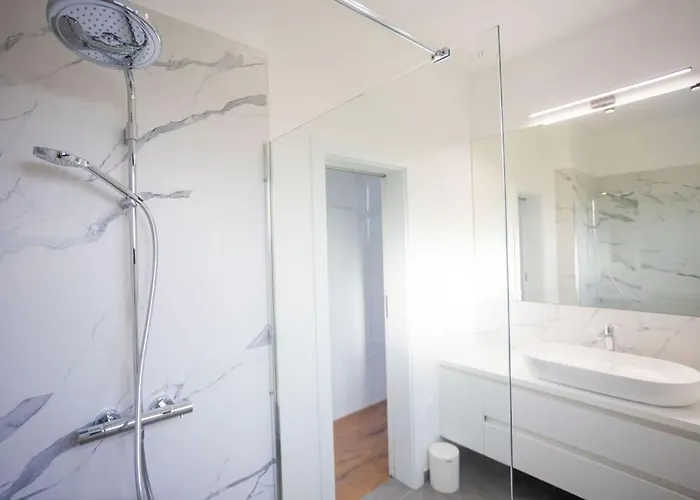 Beachfront Sol&mar With Heated Pool And Jacuzzi * Kaštela