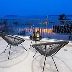 Beachfront Sol&mar With Heated Pool And Jacuzzi