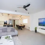 Villa Beachfront Sol&mar With Heated Pool And Jacuzzi
