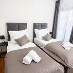 Villa Beachfront Sol&mar With Heated Pool And Jacuzzi Kastela