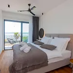 Villa Beachfront Sol&mar With Heated Pool And Jacuzzi