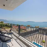Villa Beachfront Sol&mar With Heated Pool And Jacuzzi *