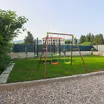 Beachfront Sol&mar With Heated Pool And Jacuzzi Kastela