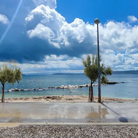 Beachfront Sol&mar With Heated Pool And Jacuzzi 别墅 *