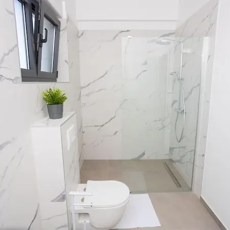 Beachfront Sol&mar With Heated Pool And Jacuzzi