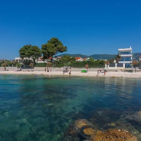 Beachfront Sol&mar With Heated Pool And Jacuzzi *