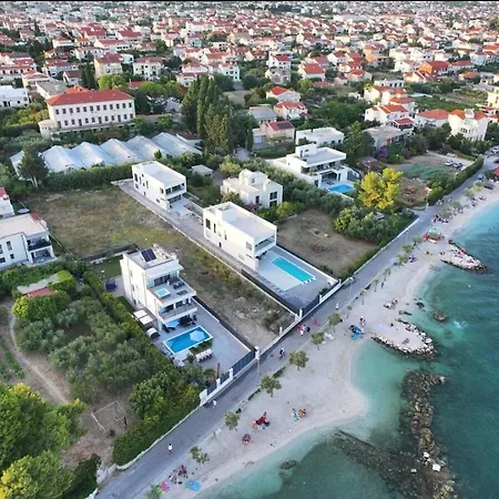 Beachfront Sol&mar With Heated Pool And Jacuzzi 빌라 *