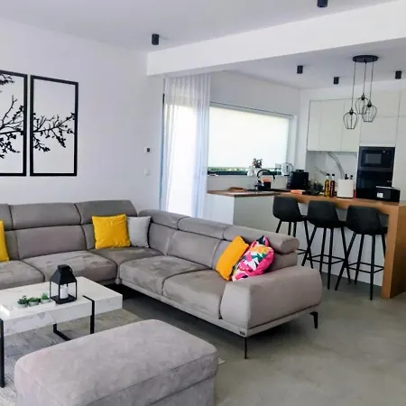 Beachfront Sol&mar With Heated Pool And Jacuzzi וילה Kaštela