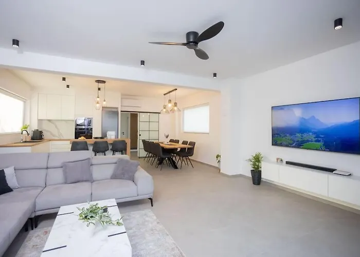 ヴィラ Beachfront Sol&mar With Heated Pool And Jacuzzi