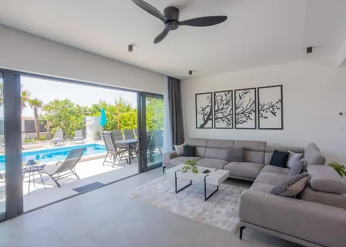 ヴィラ Beachfront Sol&mar With Heated Pool And Jacuzzi