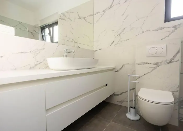 Beachfront Sol&mar With Heated Pool And Jacuzzi ヴィラ