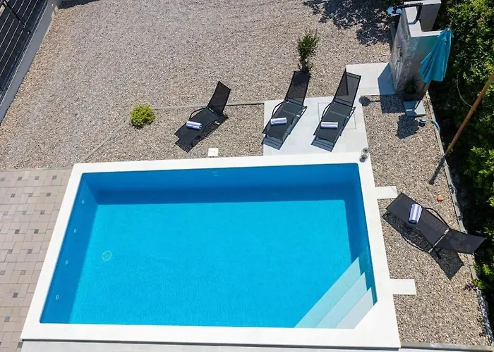 Beachfront Sol&mar With Heated Pool And Jacuzzi