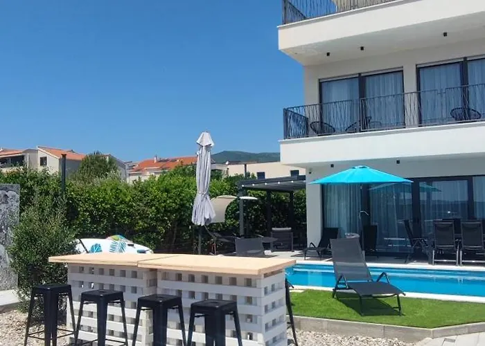 ヴィラ Beachfront Sol&mar With Heated Pool And Jacuzzi